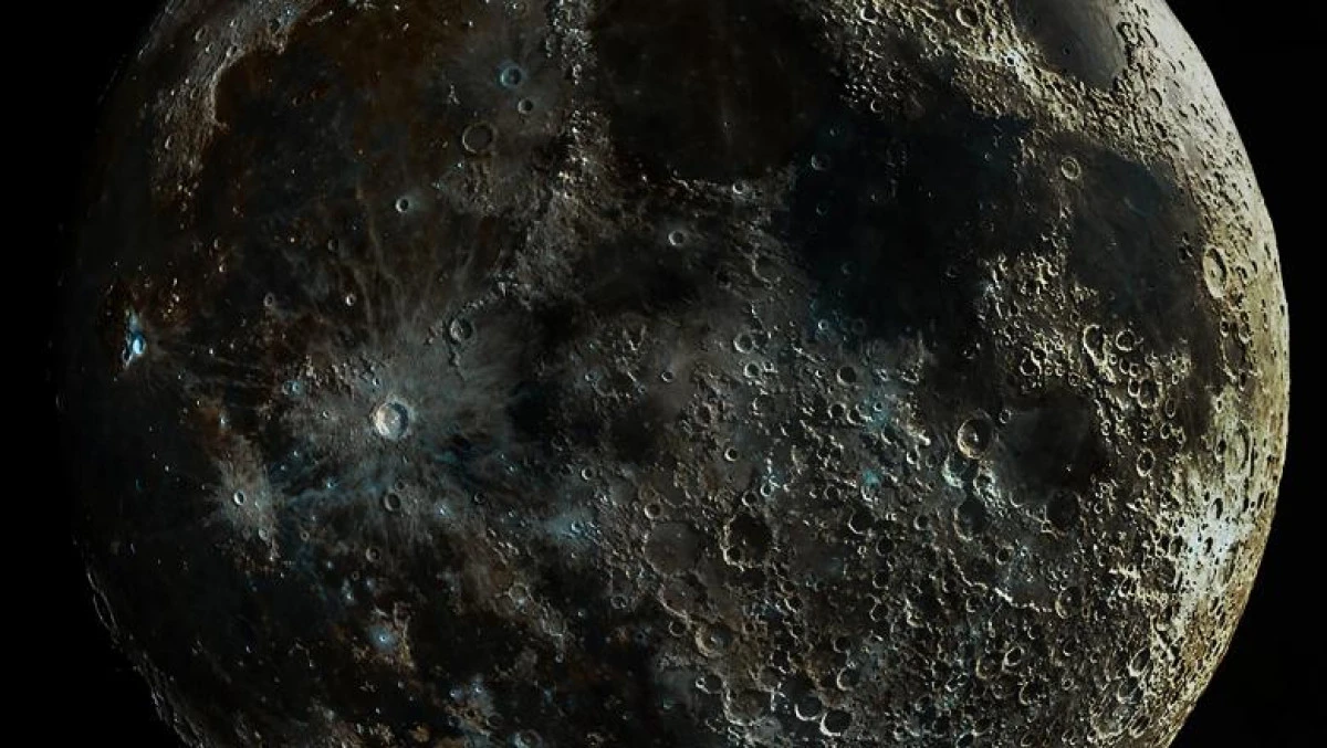 Luna, surprinsă într-o fotografie „imposibilă”