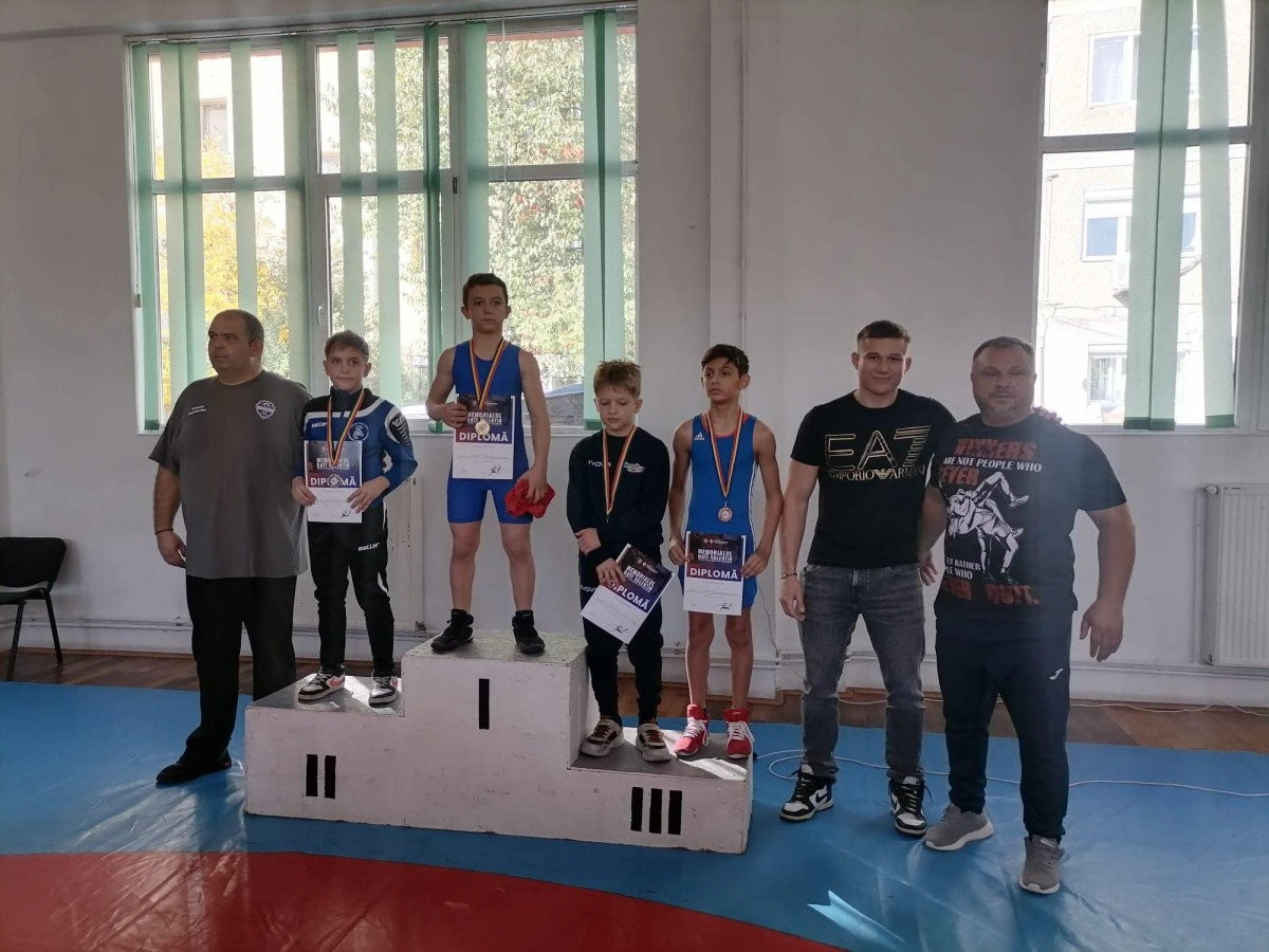 Luptătorii arădeni au urcat pe podium la “Memorialul Bati Valentin” (FOTO)