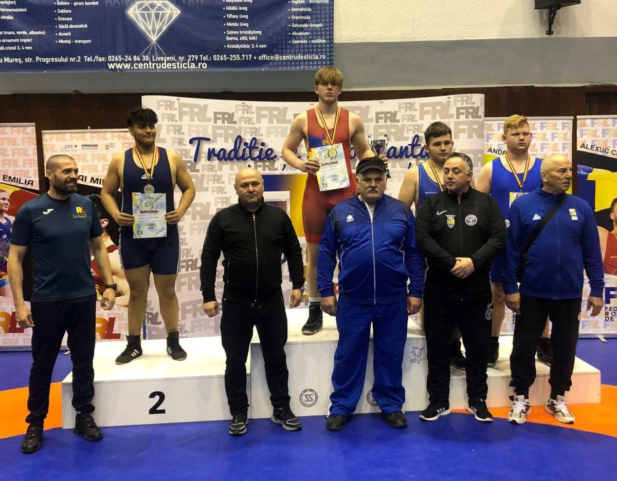 Luptătorii de la CSŞ Gloria Arad au urcat pe podium, la Cupa României