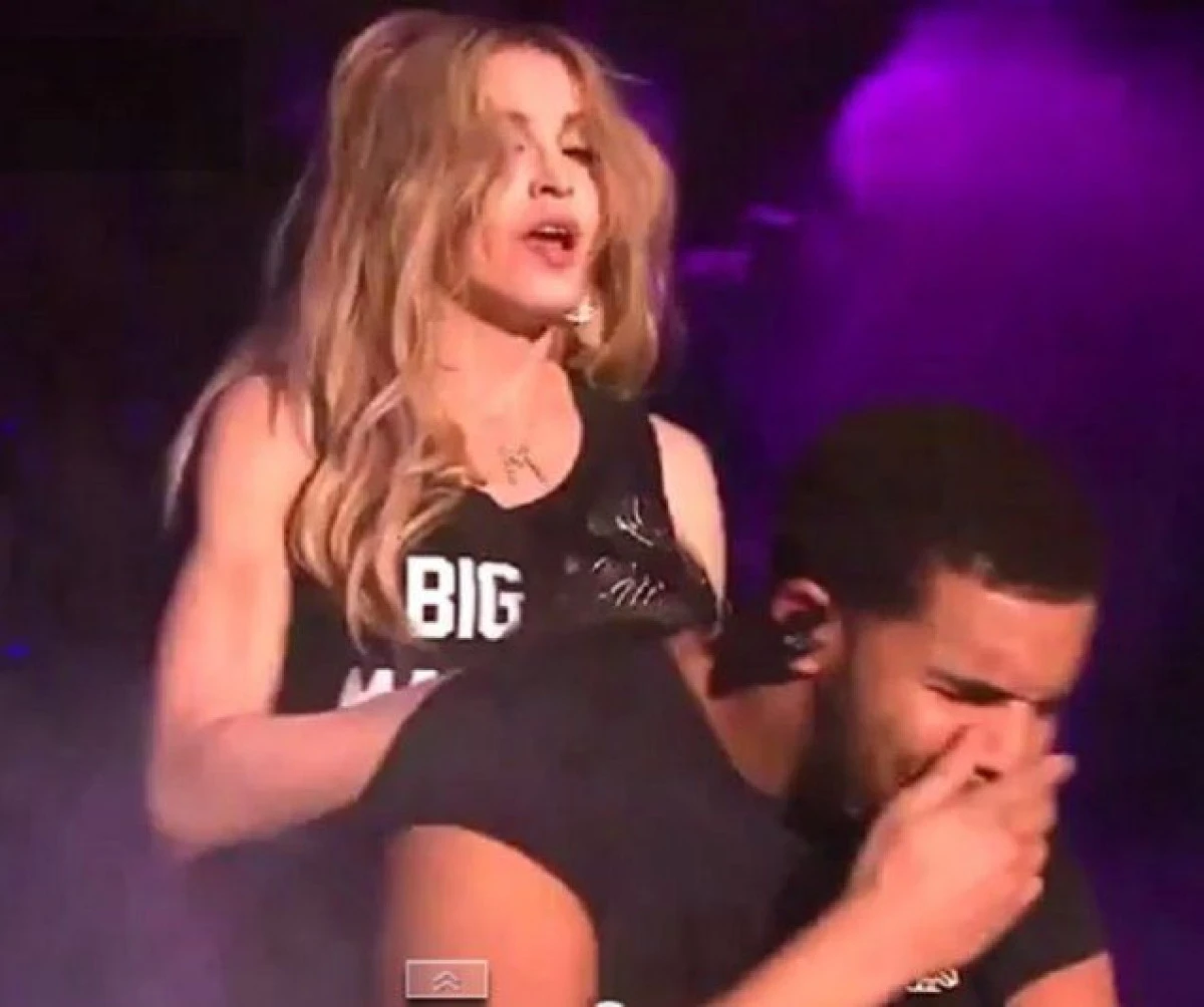 MADONNA L-A SARUTAT CU FORTA PE DRAKE! CANTARETUL A RAMAS TOTAL DEZGUSTAT IN FATA PUBLICULUI