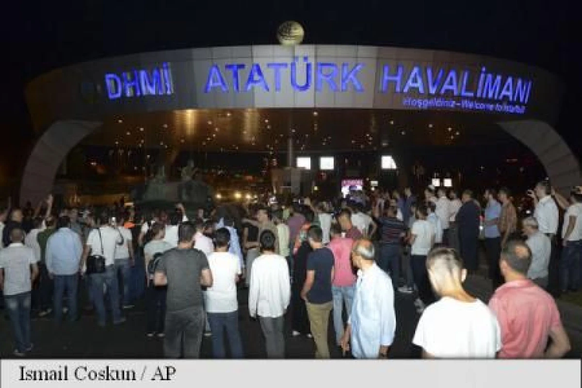 MAE: DOUĂ PUNCTE DE INFORMARE STABILITE PE AEROPORTUL ATATURK PENTRU ROMÂNI