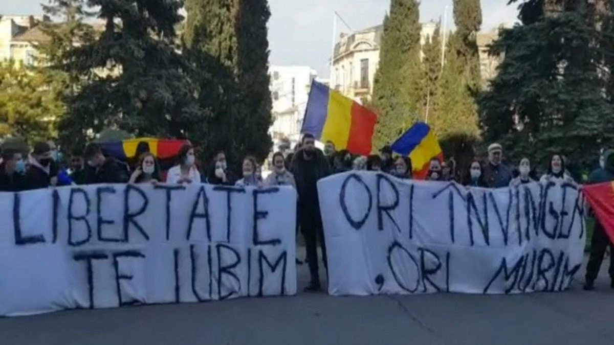 Magazinele s-ar putea să nu se mai închidă la ora 18.00