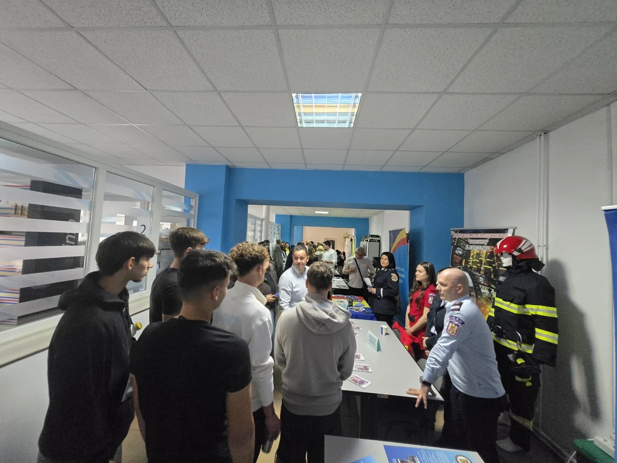 Mai multe joburi decât candidați la bursa locurilor de muncă din Arad