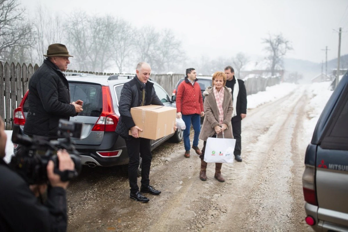Majestatea Sa Margareta a oferit daruri unor persoane nevoiașe din Săvârșin