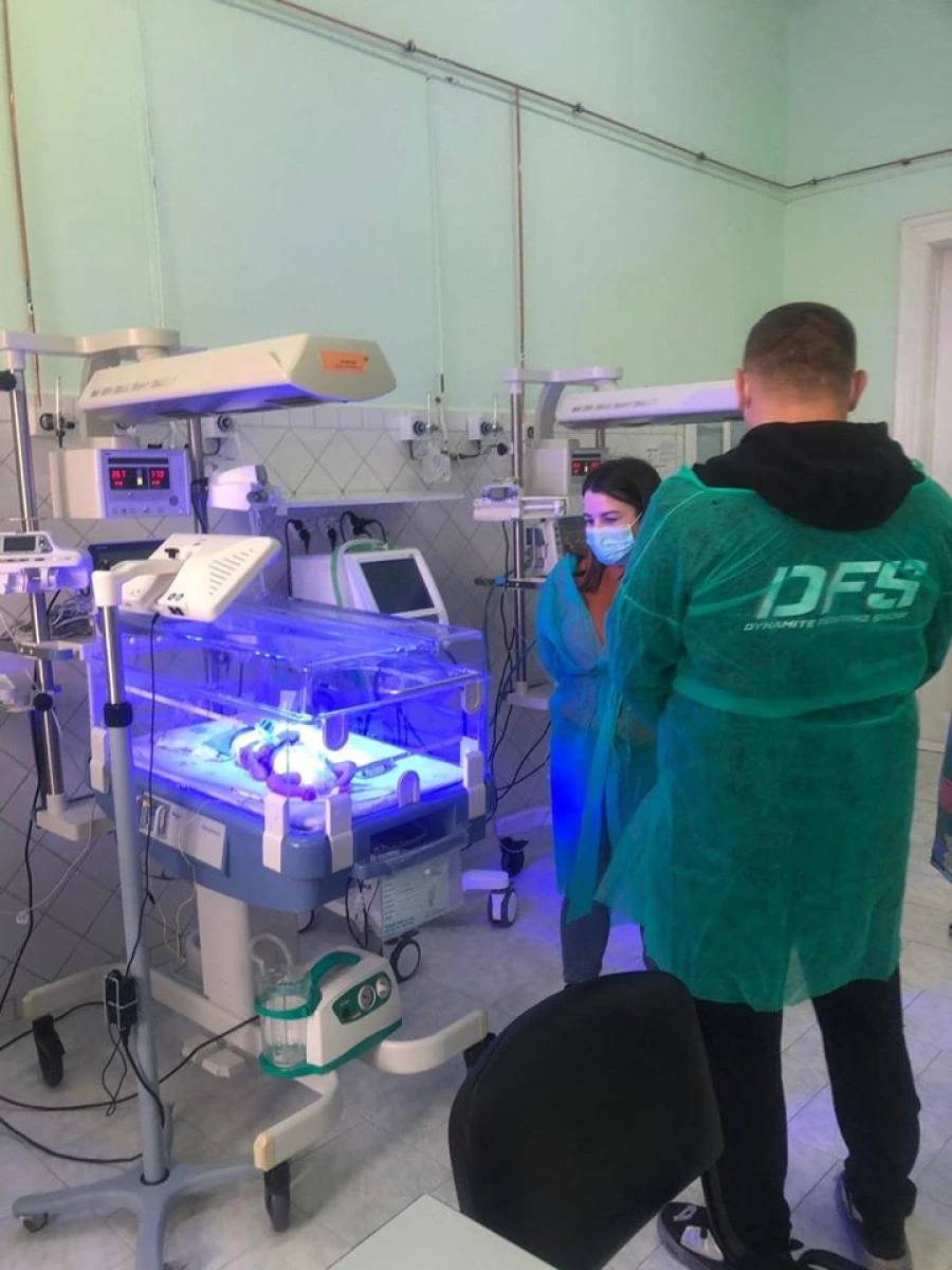 Managerul Spitalului Județean Arad a fost sancționat, în urma „ședinței foto“ din secția neonatologie a Maternului