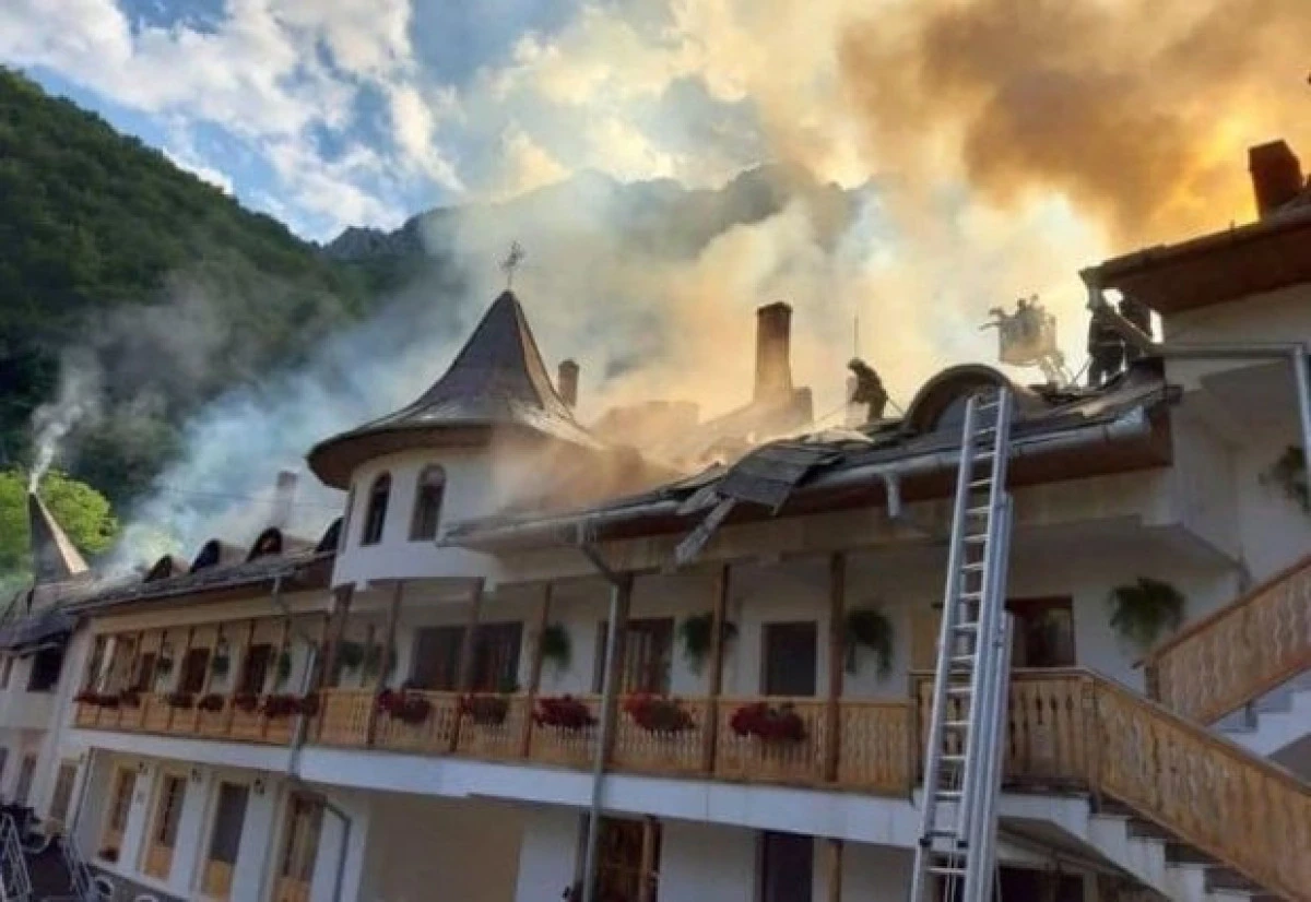 Mănăstirea de la Râmeț va fi refăcută cu bani de la guvern