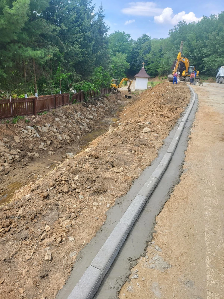 Mănăstirea Feredeu este în siguranță în fața viiturilor