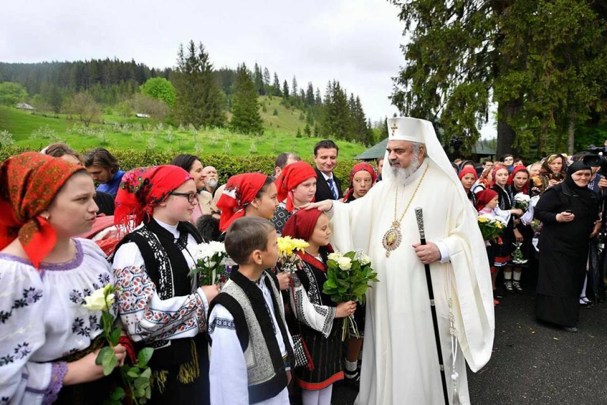 Mănăstirea Putna, în haină de sărbătoare. A dat calendarului creștin-ortodox încă patru sfinți