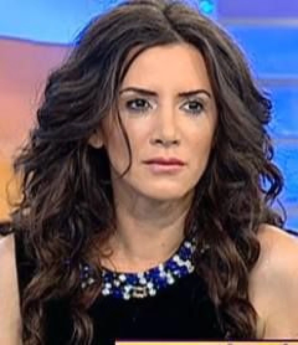 MARA BANICA ARE PROBLEME CU TEHNOLOGIA! "NE VOR CERE O HIEROGLIFA SI SANGELE UNEI VIRGINE!"
