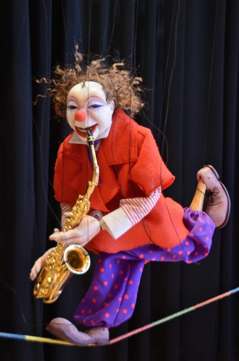 MARATONUL POVESTILOR, IN CEA DE A TREIA ZI LA TEATRUL IOAN SLAVICI DIN ARAD