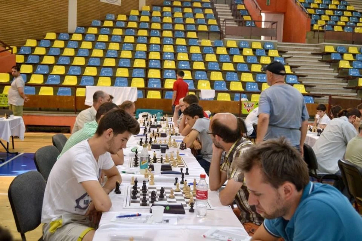 MARELE MAESTRU ZUBOV CONDUCE DUPA 7 RUNDE, LA FESTIVALUL INTERNATIONAL DE SAH DE LA ARAD