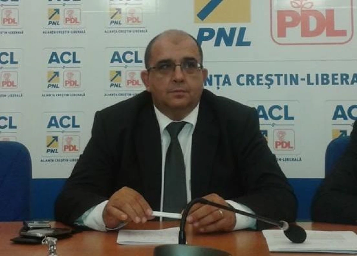 MARIUS GONDOR: „MINISTERUL EDUCATIEI ARUNCA FUMIGENE“