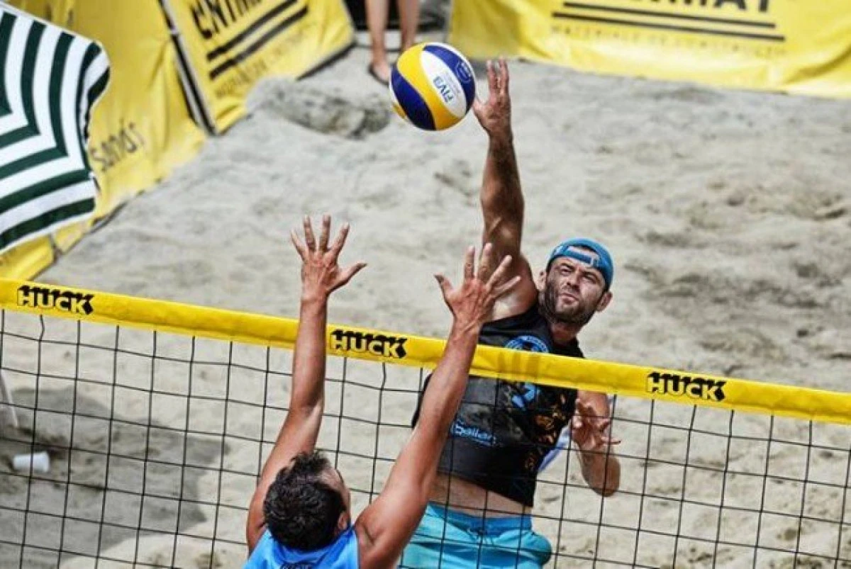 Marius Mascovits bifează încă un sezon în voleiul pe plajă