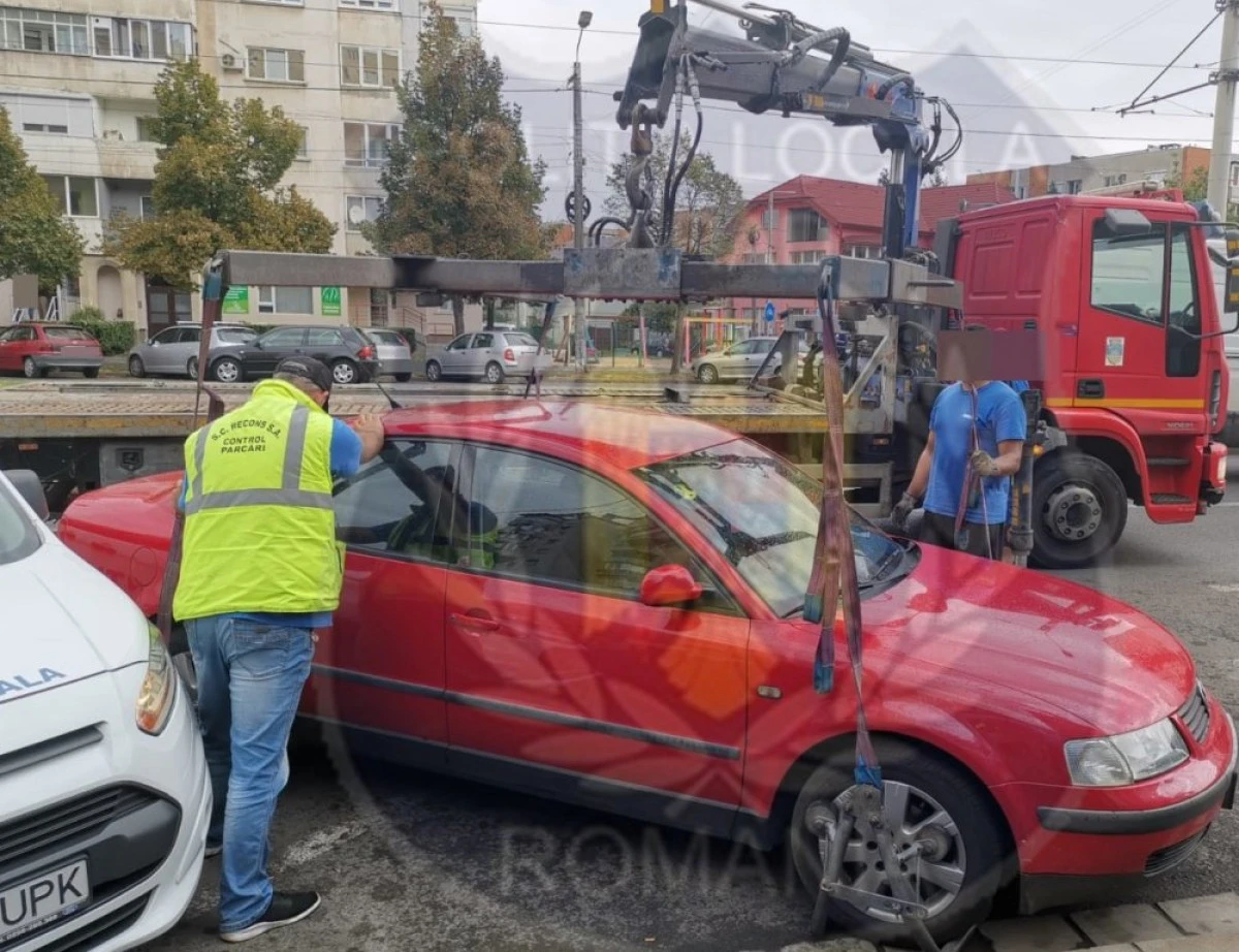 Maşini parcate neregulamentar, ridicate de poliţiştii locali