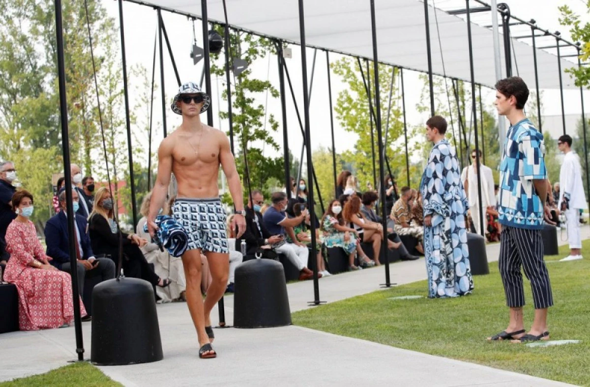 Măşti şi distanţare fizică la prima defilare de modă Dolce&Gabbana sub semnul COVID-19