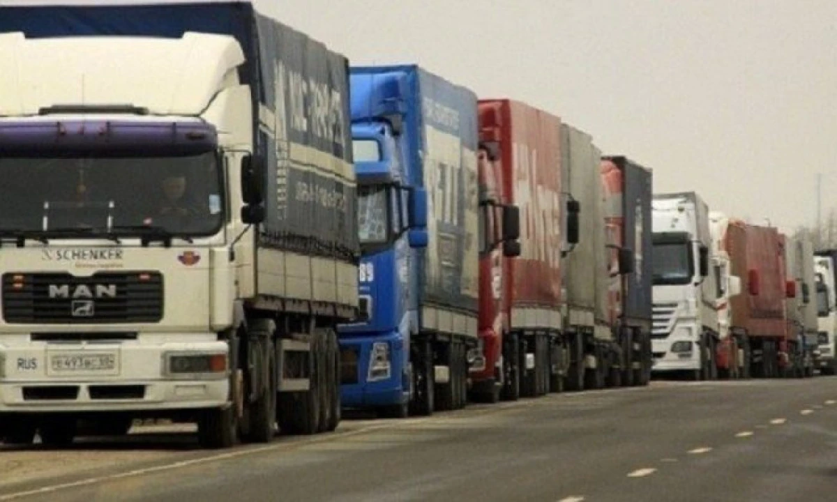 Măsuri pentru fluidizarea traficului pentru automarfare la graniţa cu Ungaria, după ridicarea restricţiilor