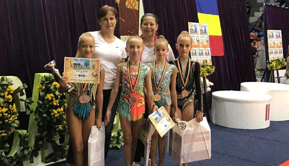 Medalii arădene pe covorul ritmicii! Kaitlyn Varga şi Teodora Iovănaş Brădean au urcat pe podium (FOTO)