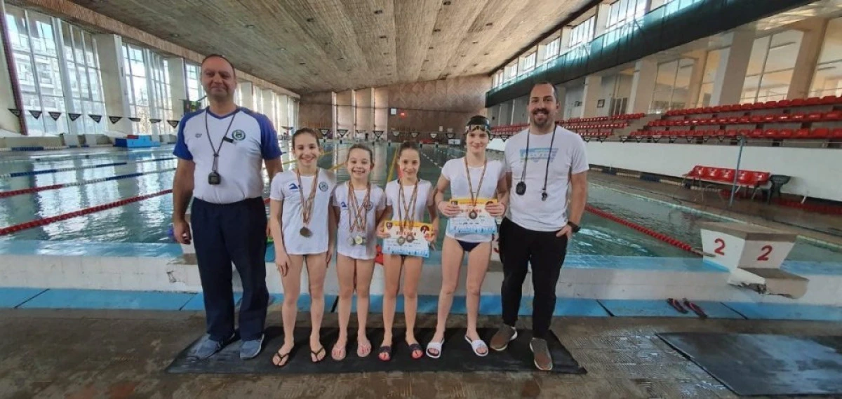 Medalii internaţionale pentru înotătorii de la CSS Gloria Arad
