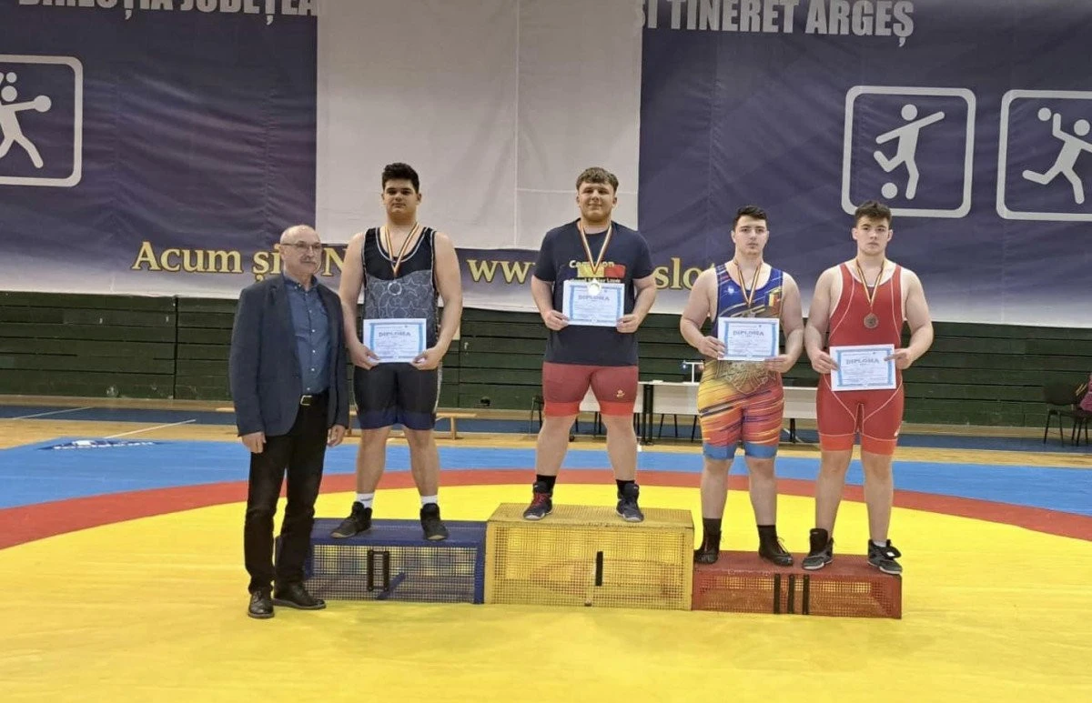 Medalii pentru CSȘ Gloria pe salteaua de lupte, iar micii judoka au avut testare tehnică (FOTO)