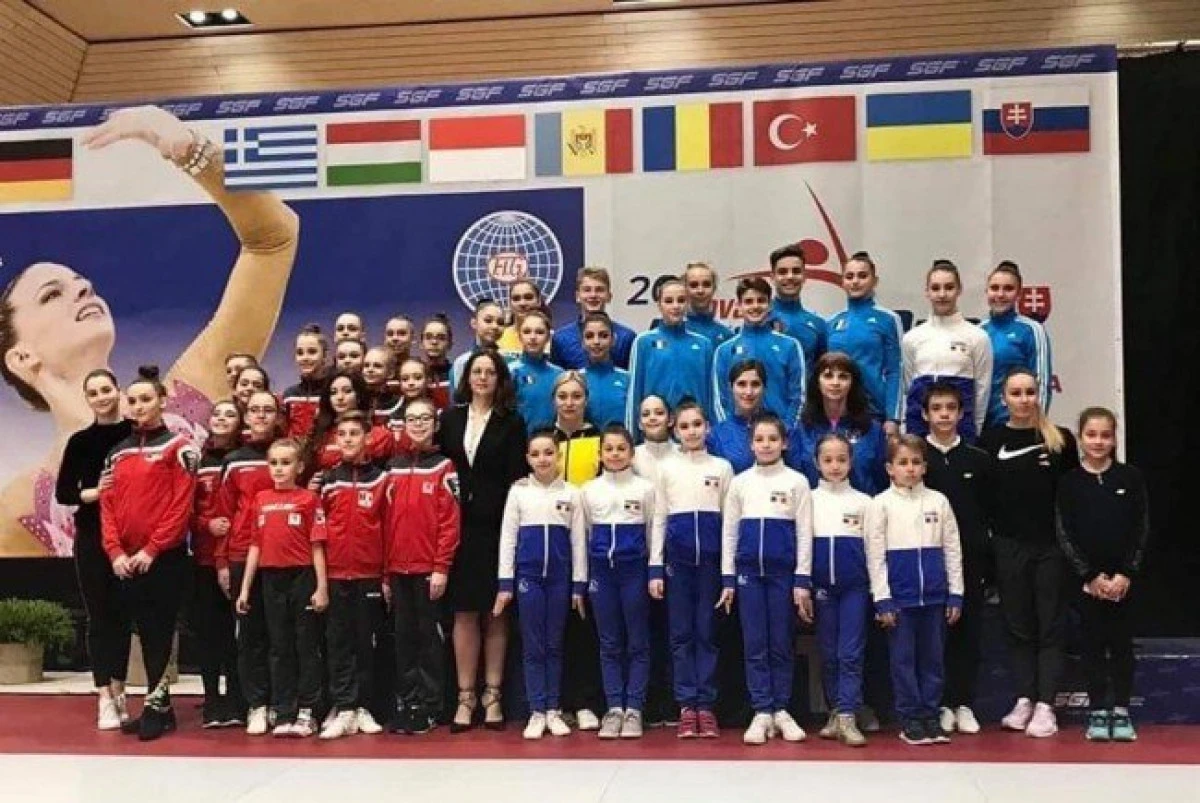 Medalii pentru gimnastica aerobică arădeană, în Slovacia