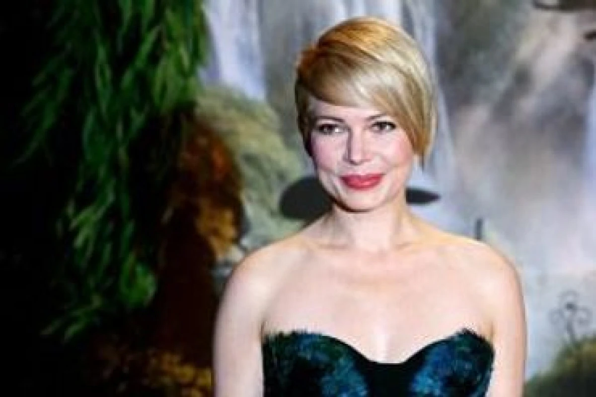 Michelle Williams logodita si insarcinata, viata ii surade in sfarsit, la 12 ani de la moartea lui Heath Ledger
