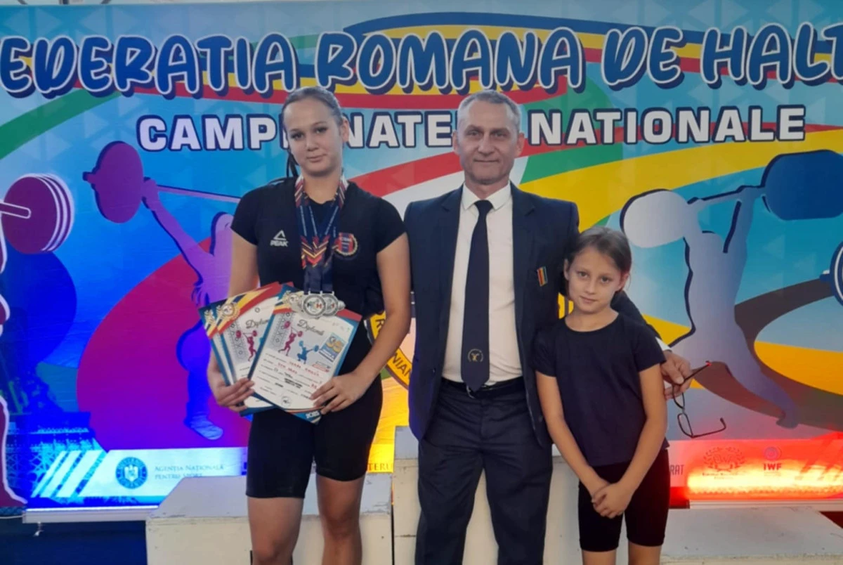 Micii halterofili ai cluburilor arădene s-au remarcat la Naționalele U12 și  U15 (FOTO)