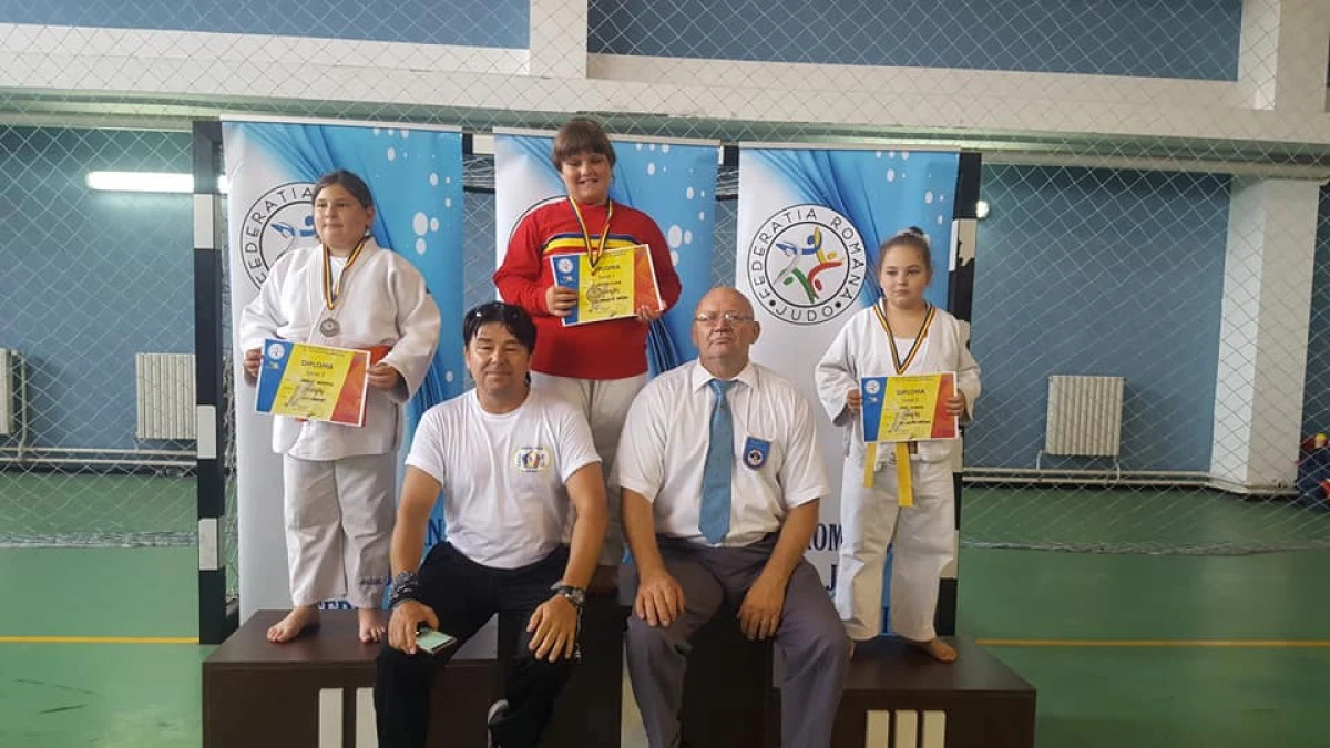 Micii judoka arădeni au cucerit medalii pe litoral