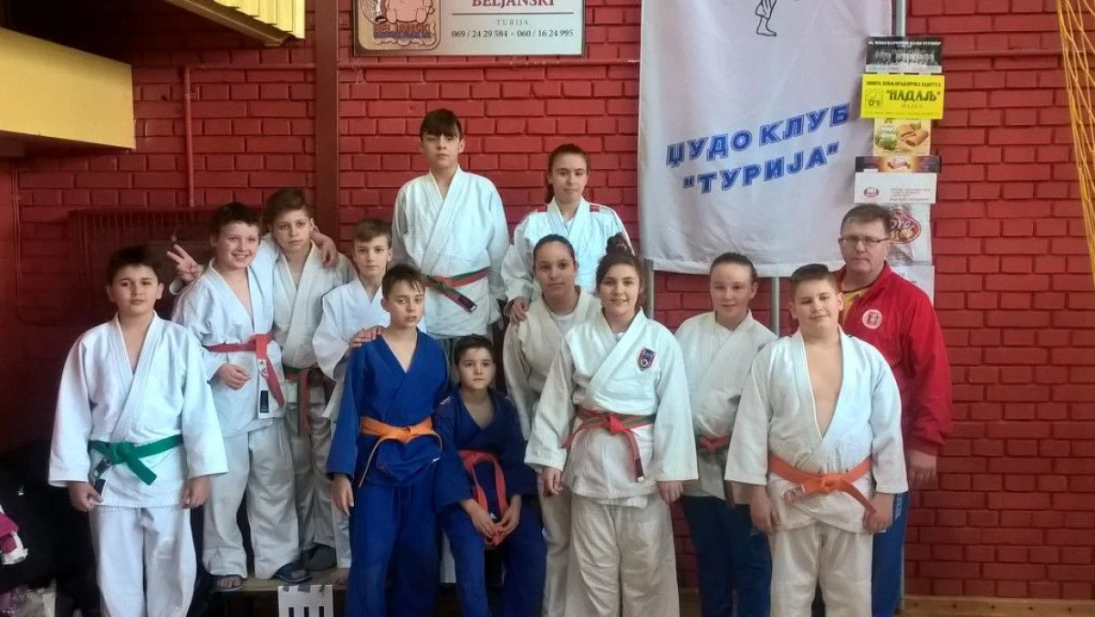 MICII JUDOKA DE LA CSM ARAD CONTINUA EVOLUTIILE BUNE PE TATAMI