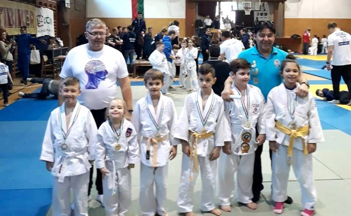 Micii judoka s-au remarcat pe tatami, în Ungaria