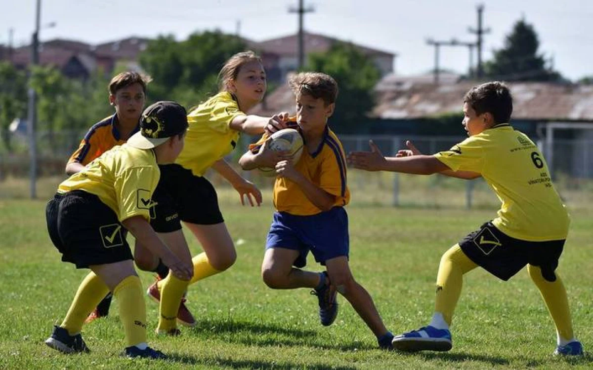 Micii rugbişti s-au întrecut la „Cupa Aradului”