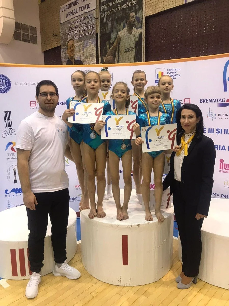 Micile gimnaste arădene au debutat în acest an cu trei medalii naţionale!