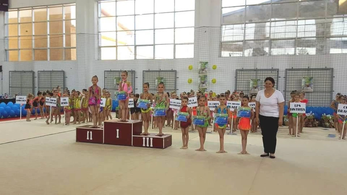 MICILE GIMNASTE DE LA RITMICĂ AU URCAT PE PODIUMUL NAŢIONAL