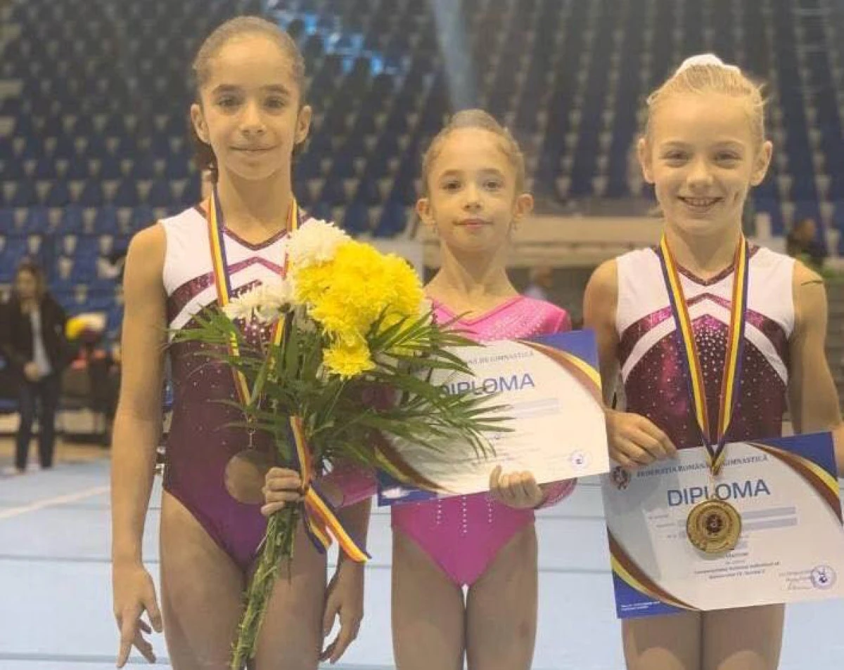 Micile gimnaste încheie anul cu peste 30 de medalii