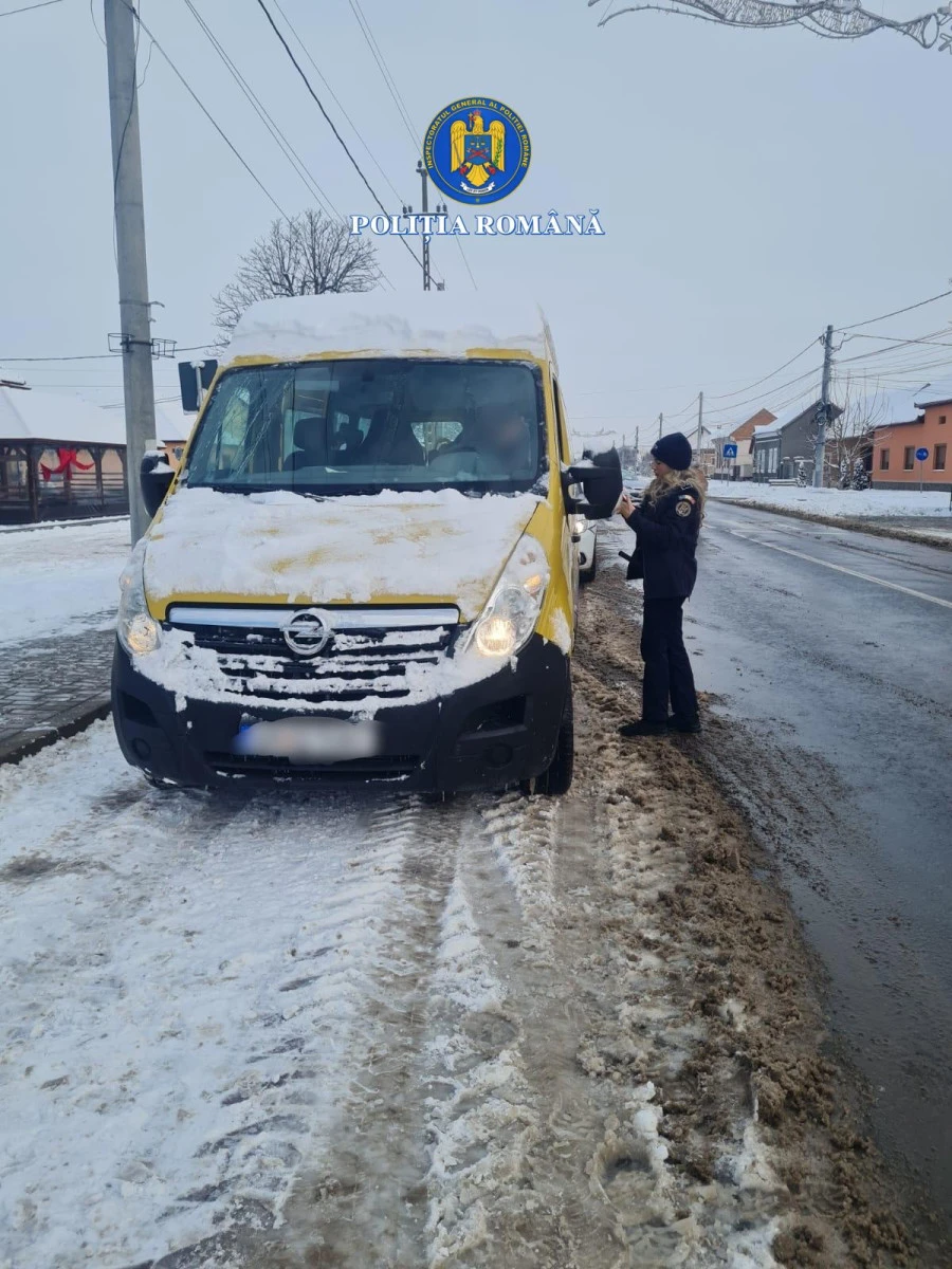 Microbuzele școlare, verificate de polițiștii rutieri arădeni
