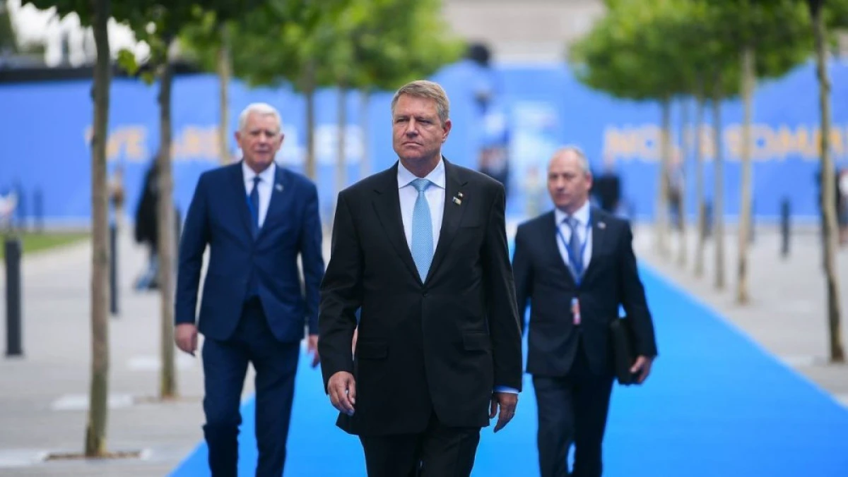 Mihai Fifor a fost șters de Administrația Prezidențială, din poza de la NATO