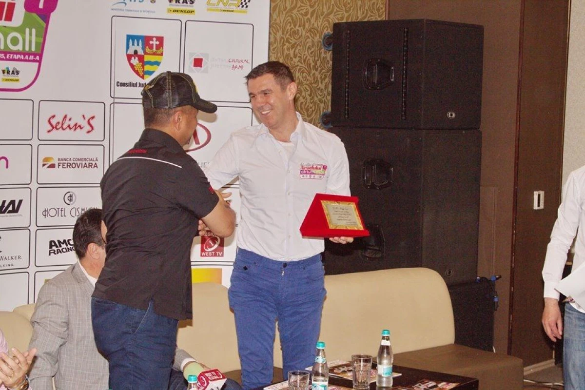 MIHAI LEU PROMITE MAI MULT SPECTACOL LA RALIUL ARADULUI