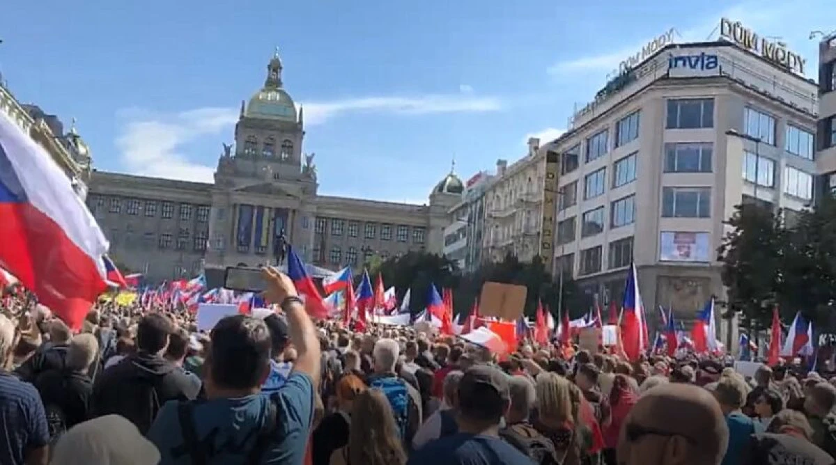 Mii de cehi au protestat împotriva creșterii vârstei de pensionare la 68 de ani