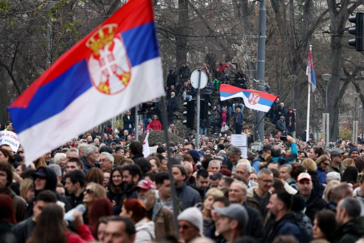 Mii de manifestanţi au contestat la Belgrad rezultatul alegerilor