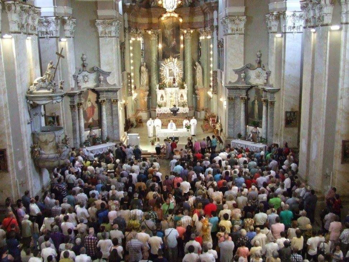 MII DE PELERINI AU SĂRBĂTORIT NAŞTEREA MAICII DOMNULUI LA MĂNĂSTIREA RADNA