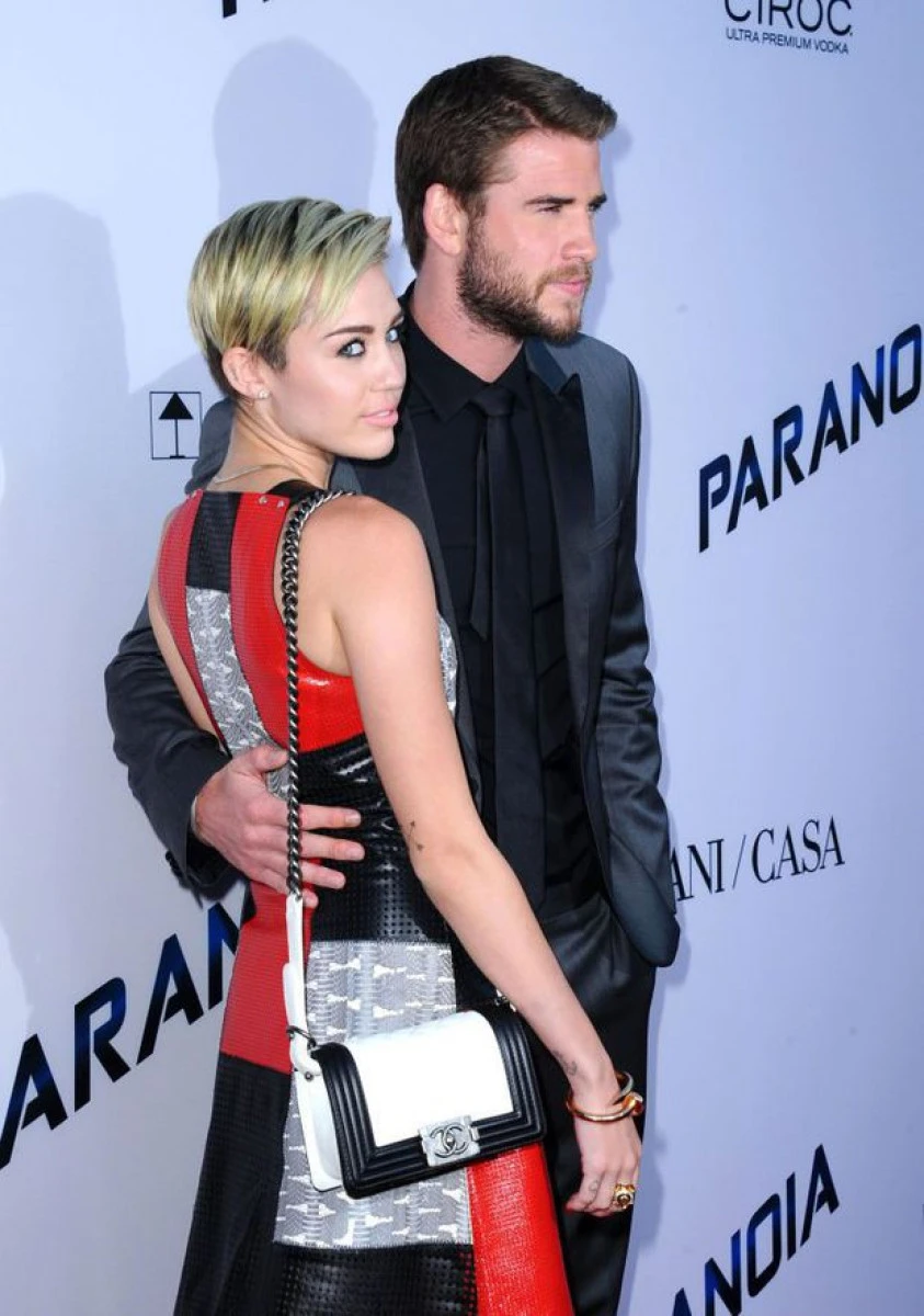 Miley Cyrus și Liam Hemsworth s-au căsătorit în mare secret