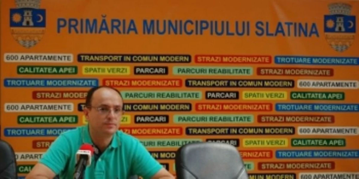 MINAL PINA, AFLAT IN AREST LA DOMICILIU, A FOST SUSPENDAT DIN FUNCTIA DE PRIMAR AL SLATINEI