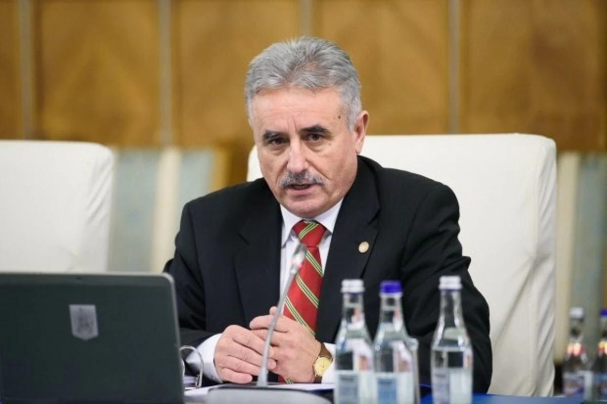 Ministerul Finanţelor vrea să blocheze angajările și avansările în funcție