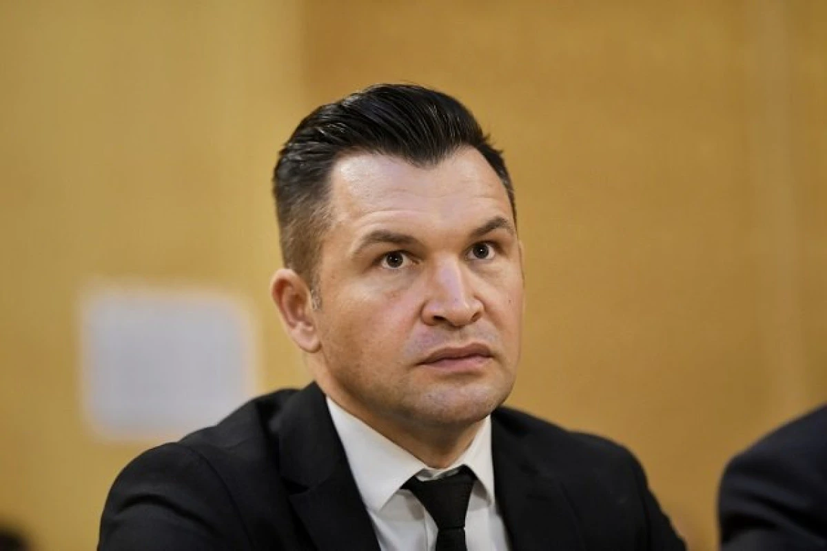 Ministrul Stroe, informaţii de ultimă oră despre accesul fanilor pe stadioane