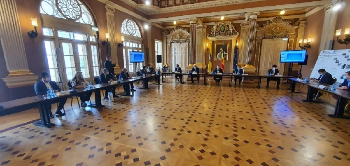 Ministrul Transporturilor și directorul SNCFR s-au întâlnit cu administrația arădeană