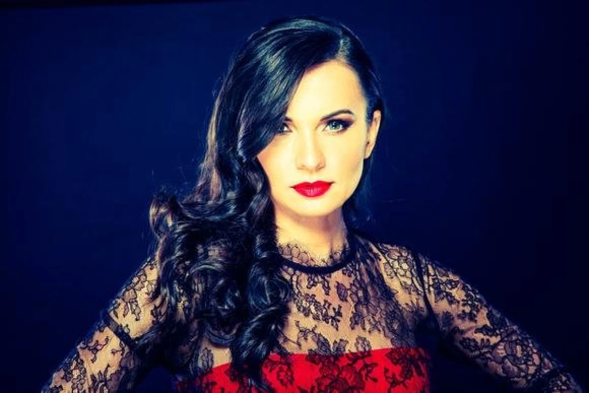MIRELA POPA, VACANTA EXOTICA IN CHINA SI DUBAI! VEZI CU CINE SE RELAXEAZA CREATOAREA DE MODA!