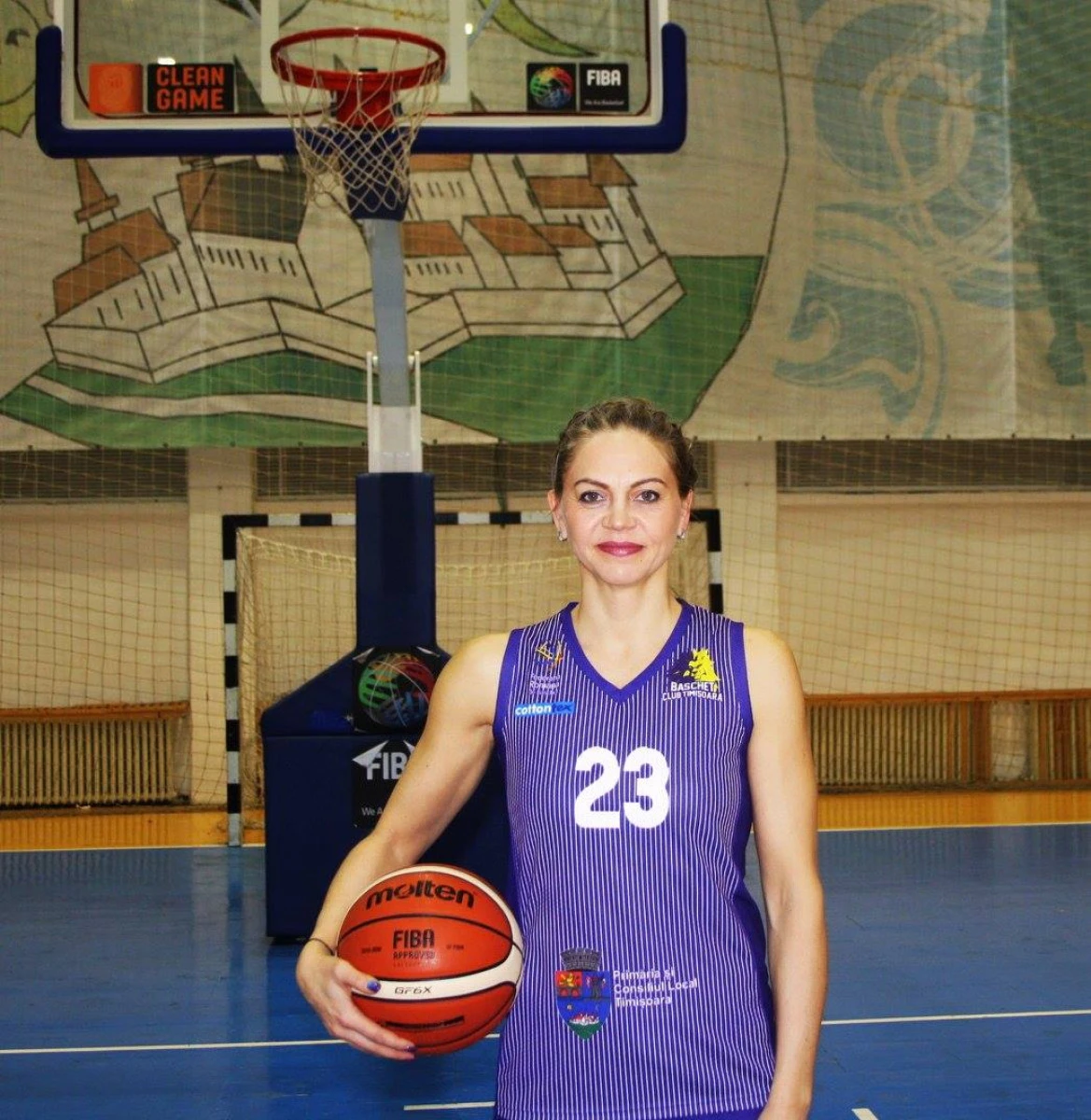 Monica Brosovszky, prezentată oficial în tricoul alb-violet!