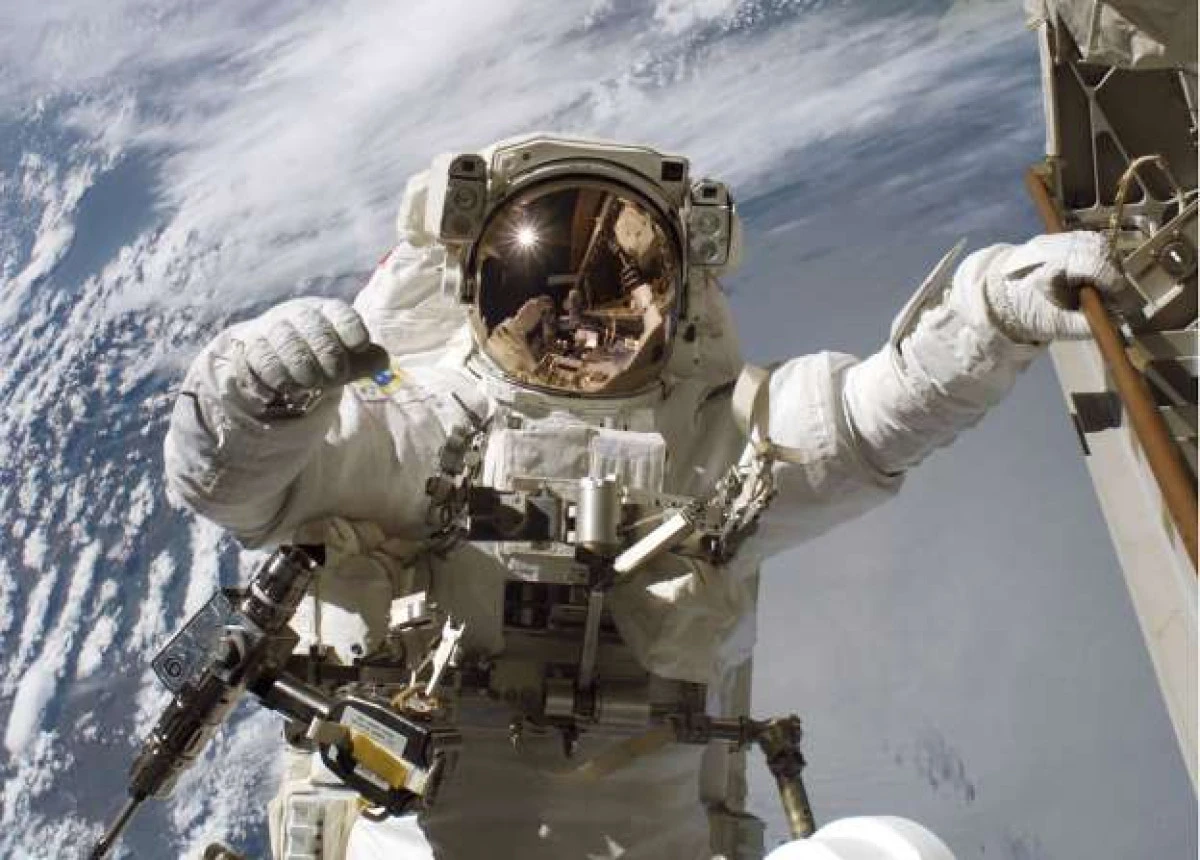 Motivul pentru care NASA a anulat prima misiune exclusiv feminină în afara Staţiei Spaţiale