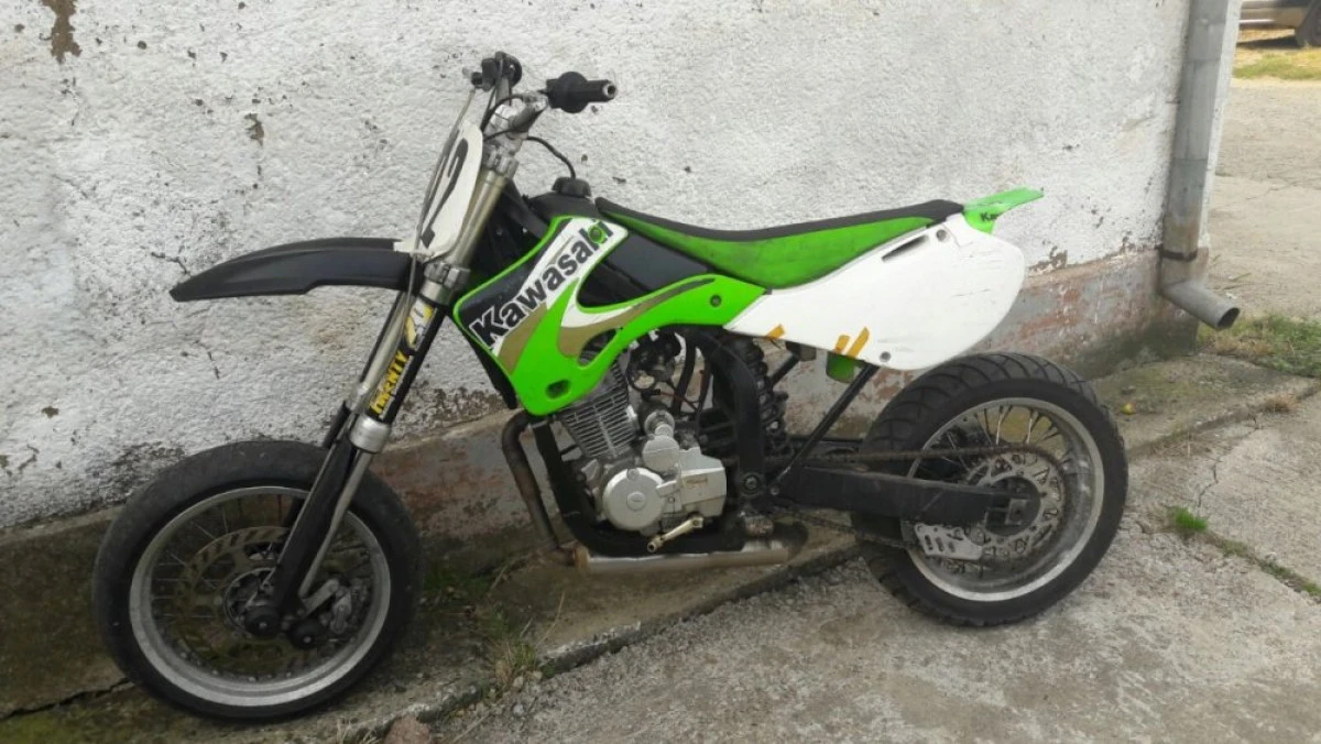 MOTOCICLETĂ KAWASAKI FURATĂ DIN GERMANIA, DEPISTATĂ LA P.T.F. VALEA LUI MIHAI