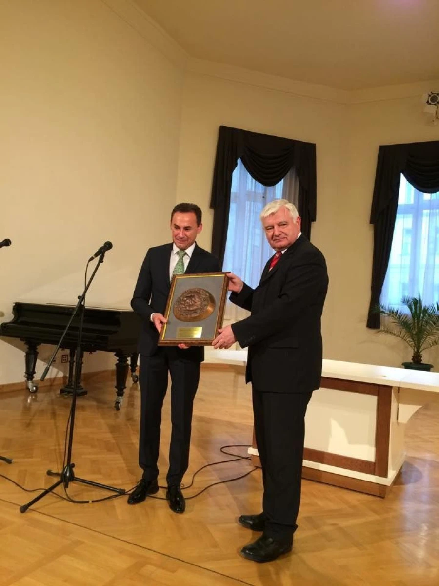 MUNICIPIUL ARAD A PRIMIT „PREMIUL PENTRU RECONCILIERE SI COOPERARE“