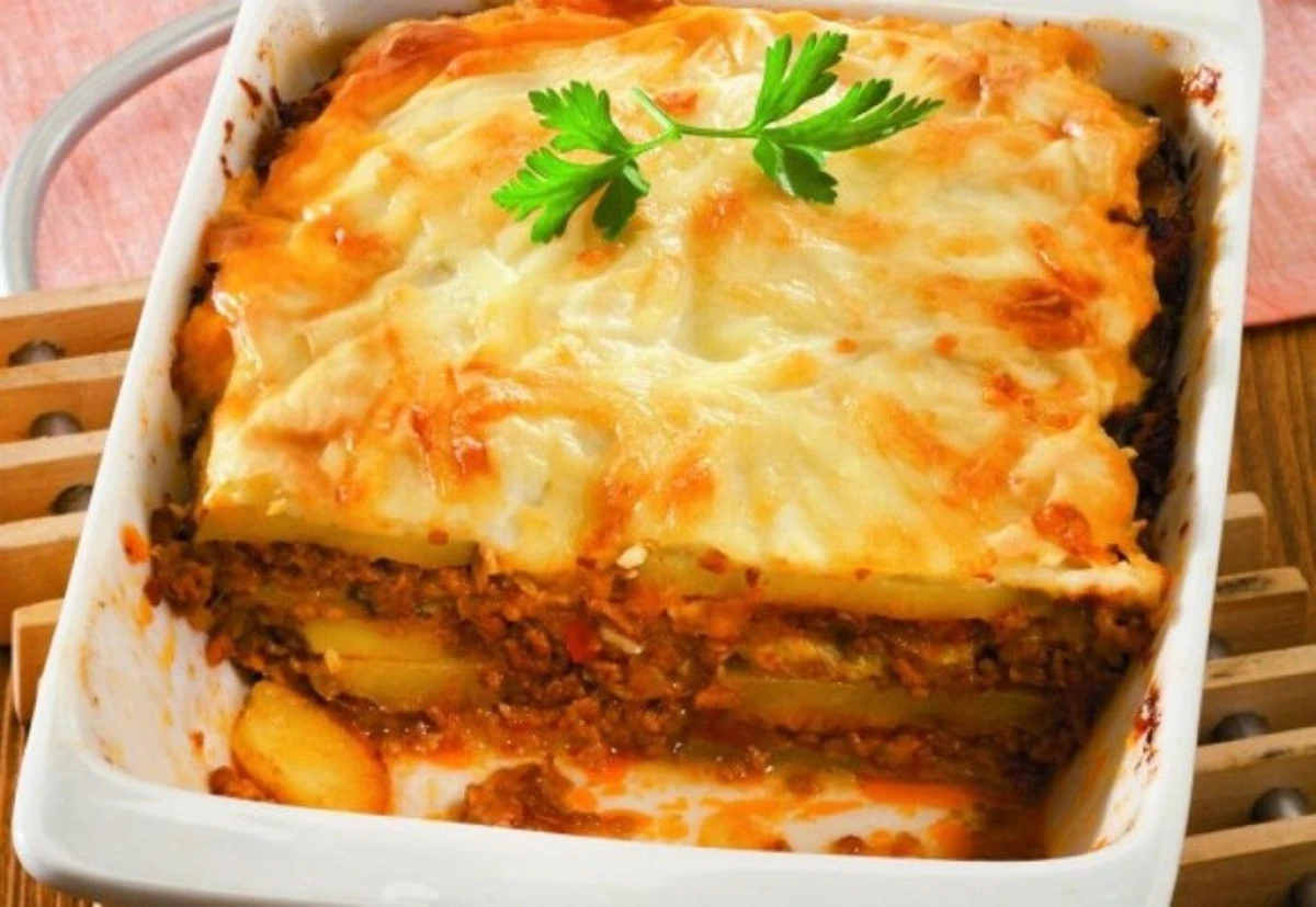 MUSACA DE CARTOFI SI CARNE